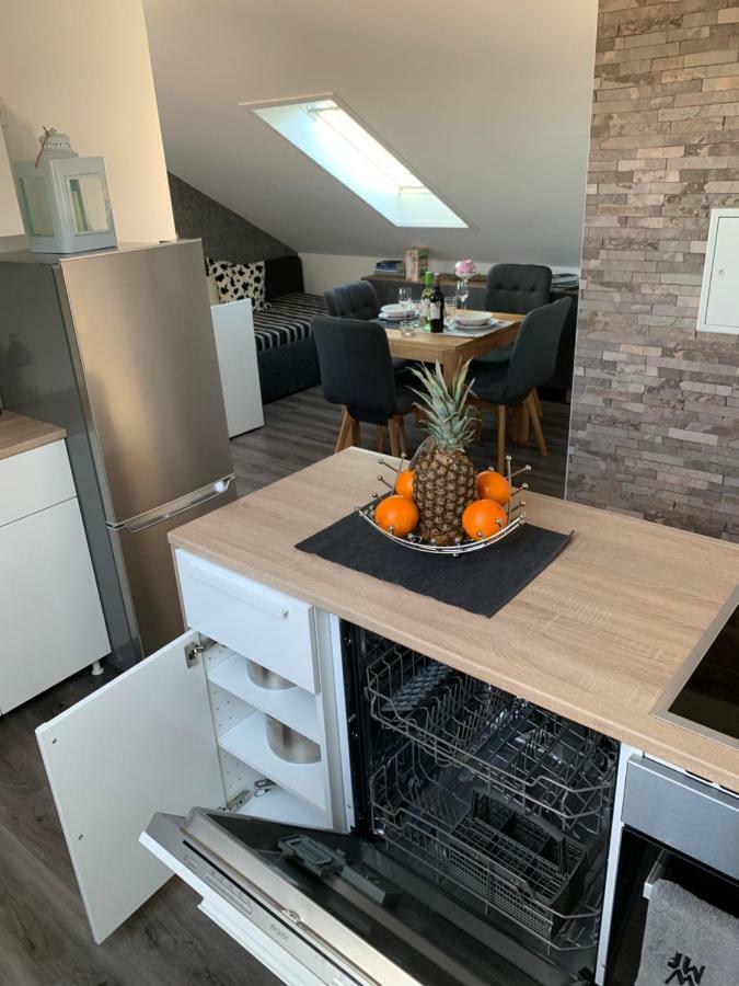 Kami Apartment Ахерн Екстериор снимка